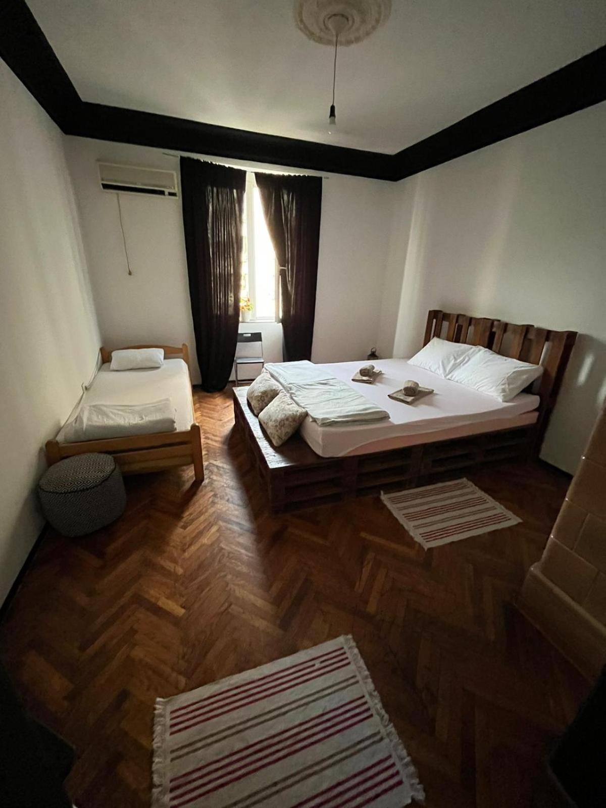 Downtown Belgrade Hostel And Apartments Екстер'єр фото
